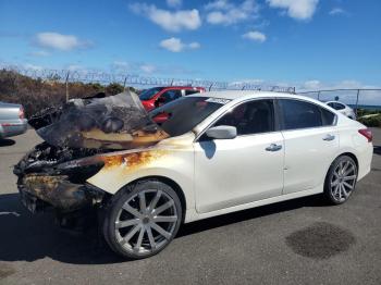  Salvage Nissan Altima