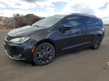  Salvage Chrysler Pacifica