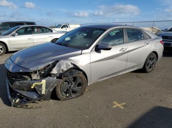  Salvage Hyundai ELANTRA