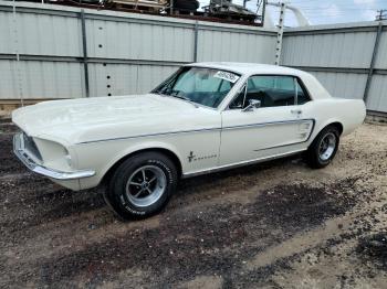  Salvage Ford Mustang