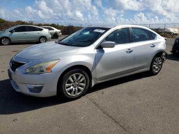  Salvage Nissan Altima