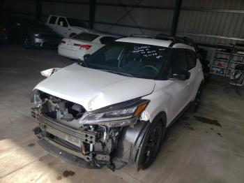  Salvage Nissan Kicks