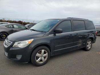  Salvage Volkswagen Routan
