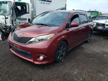  Salvage Toyota Sienna