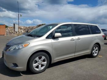  Salvage Toyota Sienna