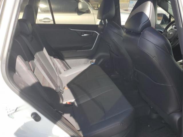 Toyota RAV4 Xse Image 6