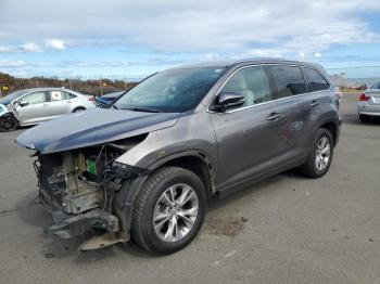  Salvage Toyota Highlander