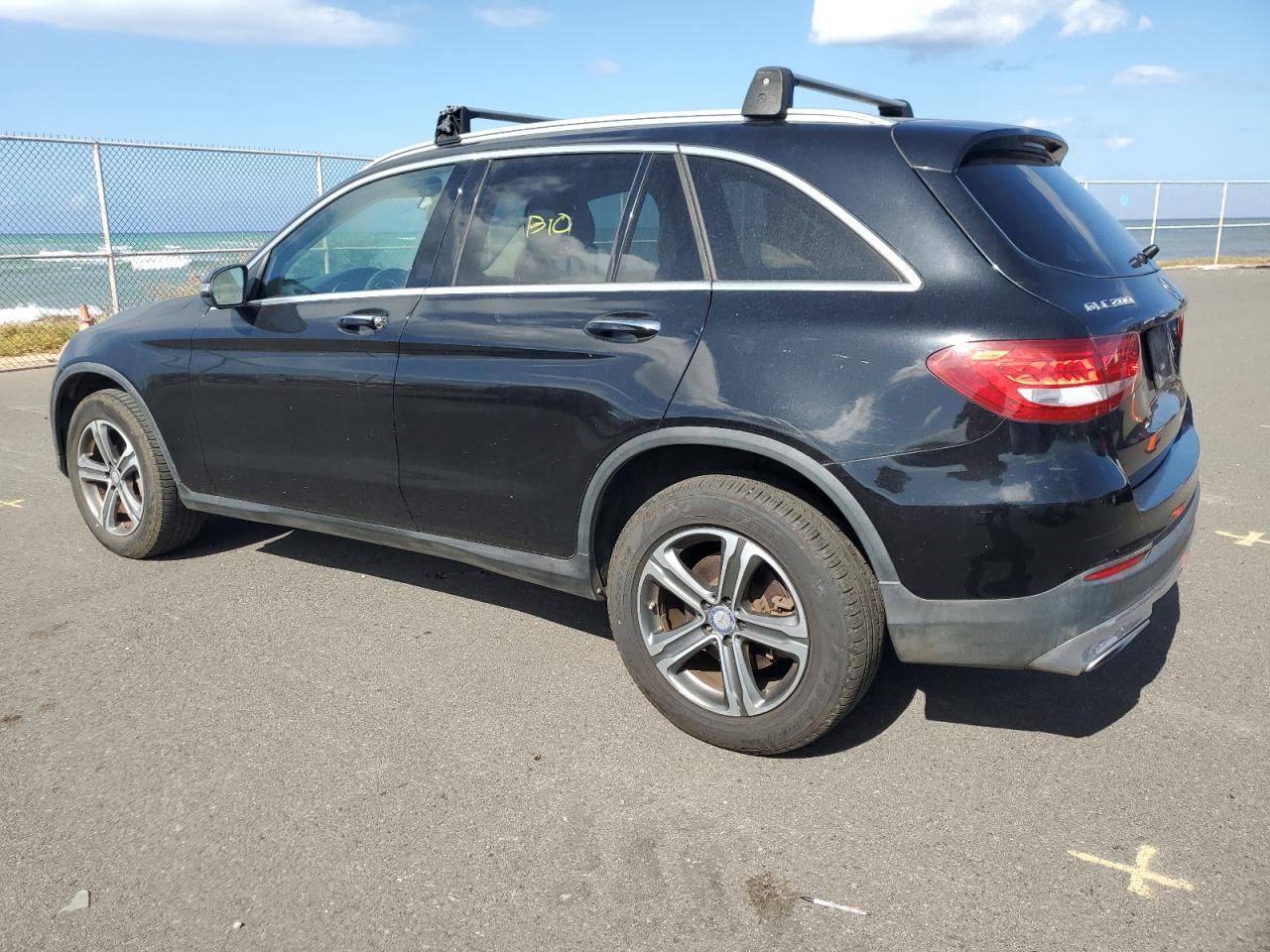 Mercedes-Benz GLC 300 Image 12