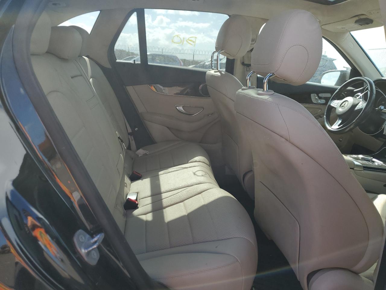 Mercedes-Benz GLC 300 Image 3