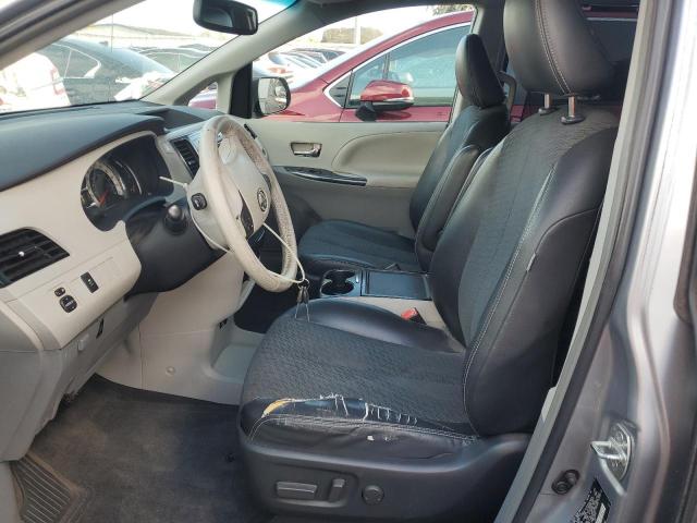 Toyota Sienna Sport Image 3