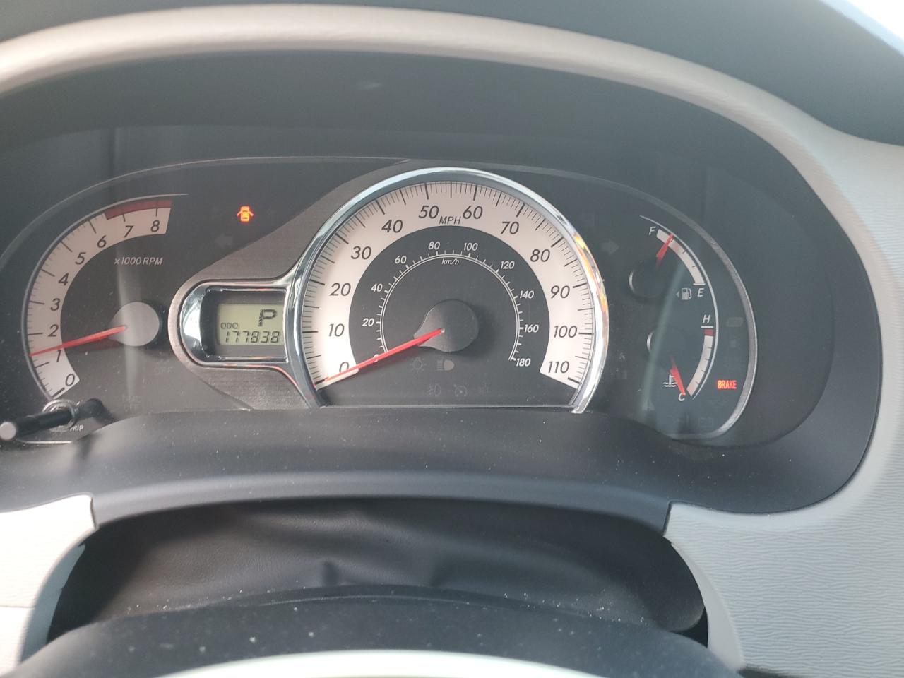 Toyota Sienna Sport Image 5