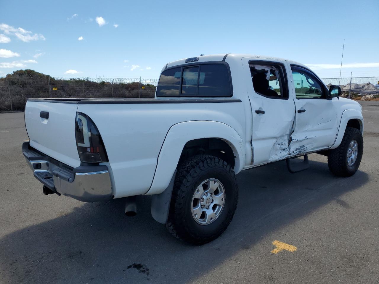 Toyota Tacoma Double Cab Image 12