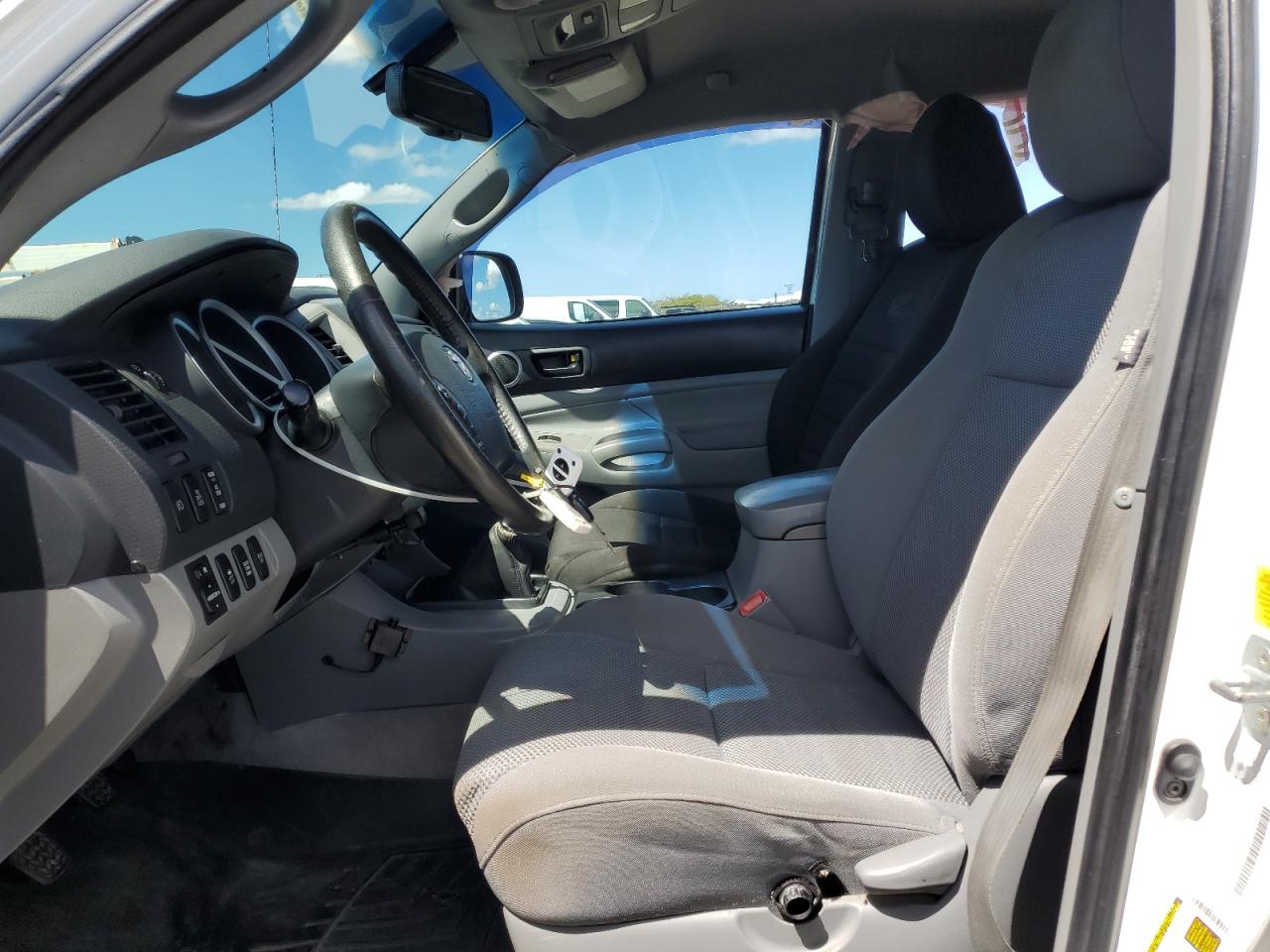 Toyota Tacoma Double Cab Image 10