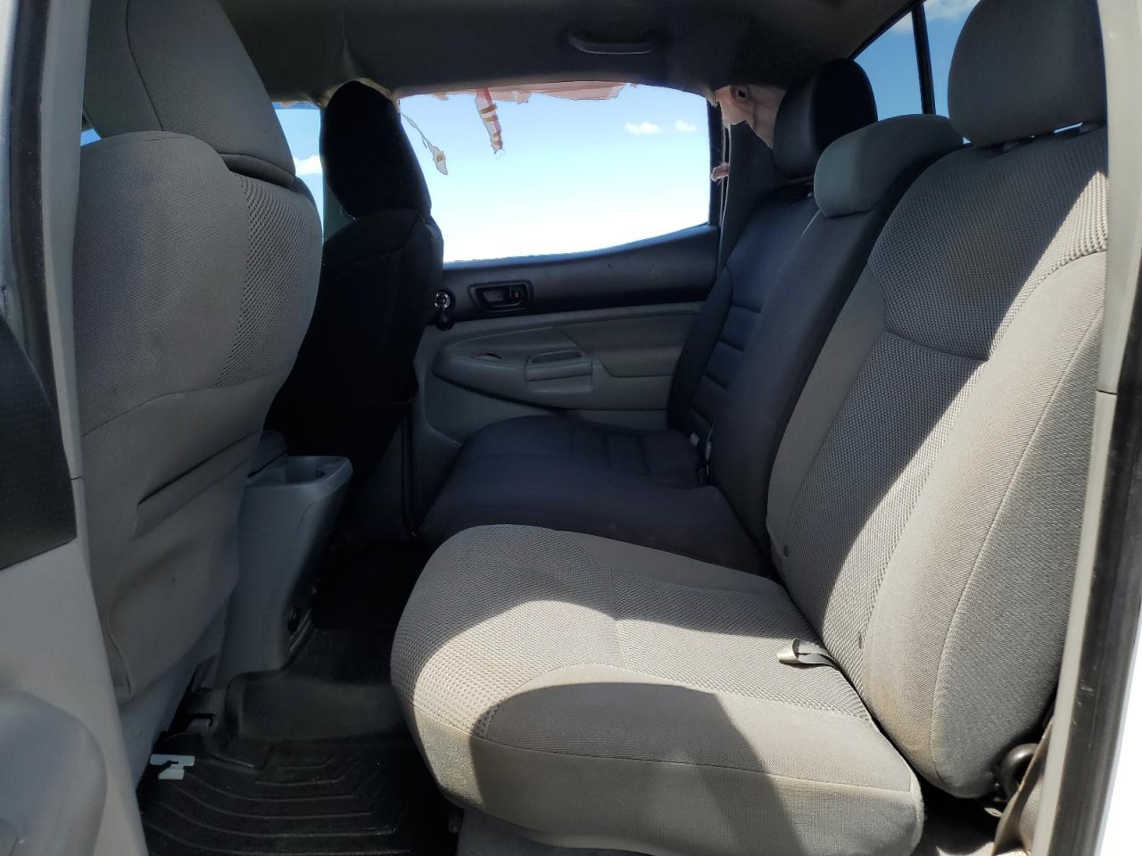 Toyota Tacoma Double Cab Image 11