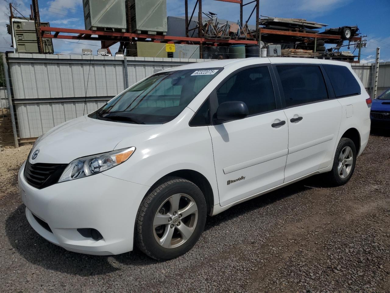 Toyota Sienna Image 1