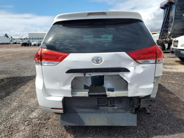 Toyota Sienna Image 6