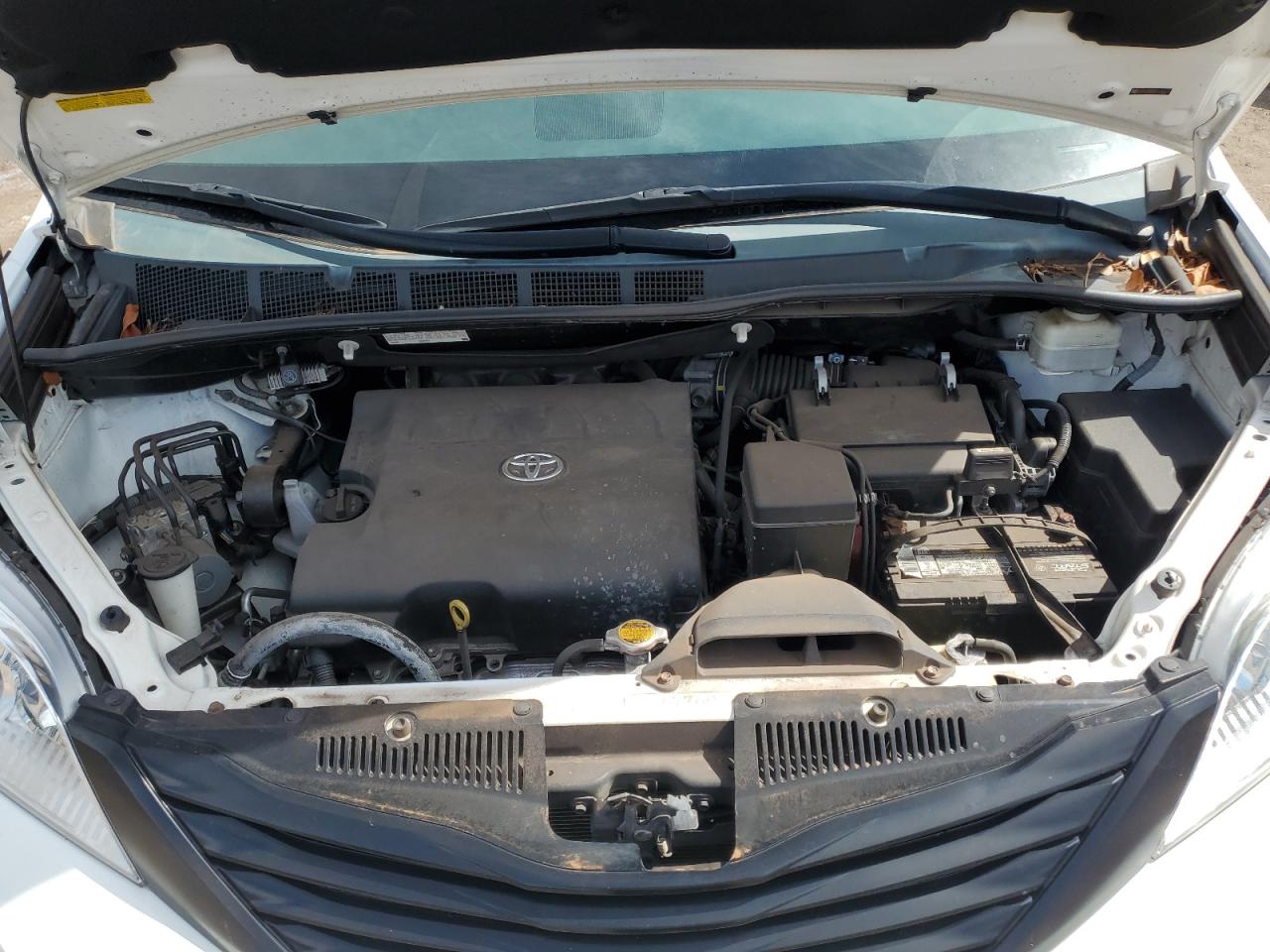 Toyota Sienna Image 5