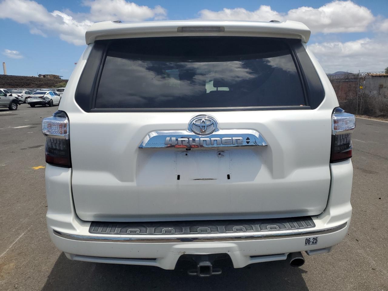 Toyota 4Runner Sr5 Image 2