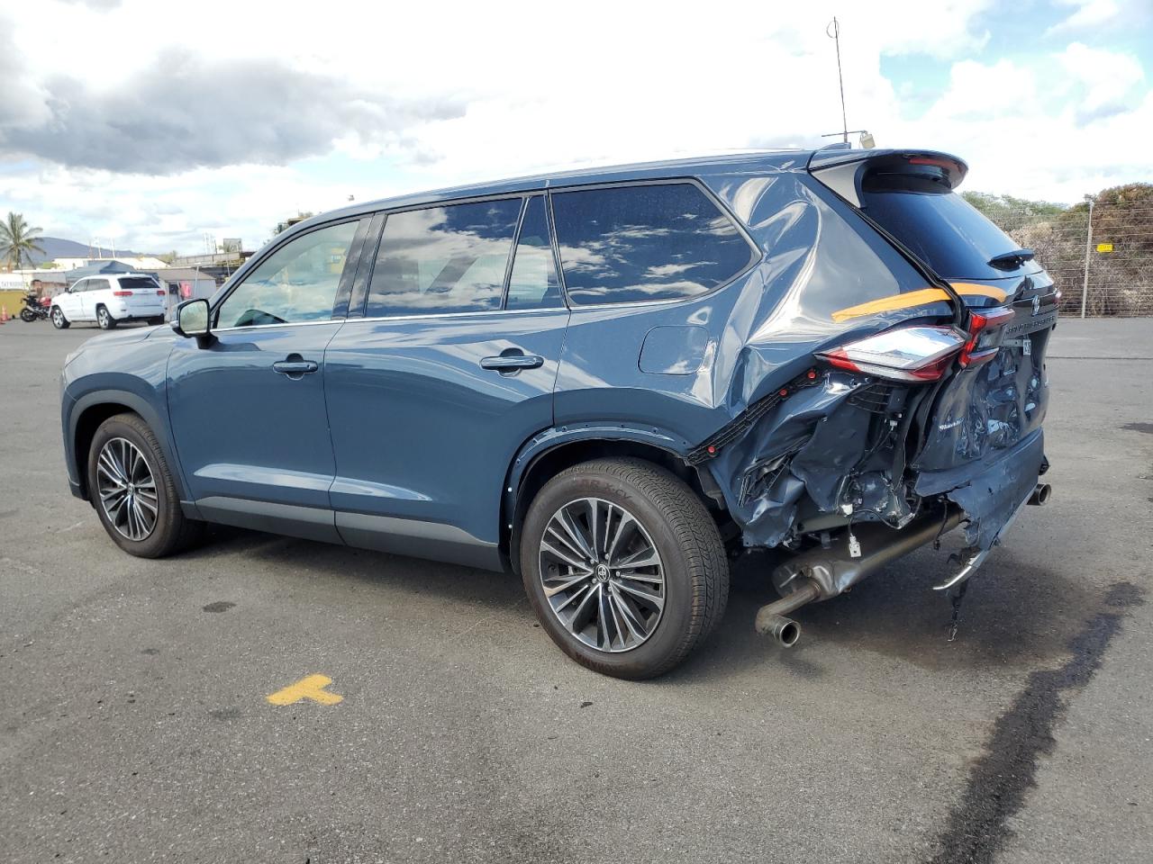 Toyota Grand High Limited Image 11