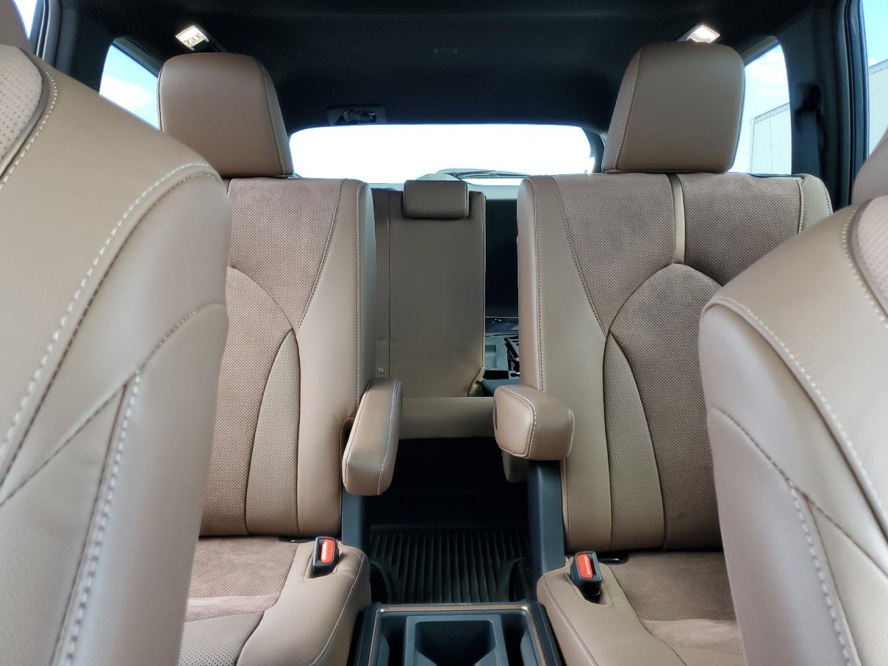 Toyota Grand High Limited Image 7