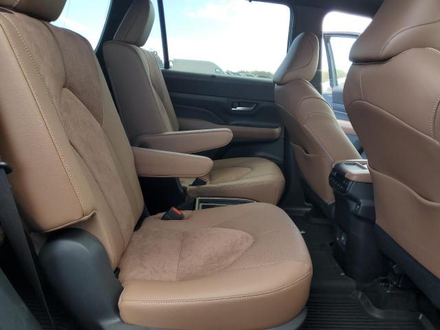 Toyota Grand High Limited Image 8