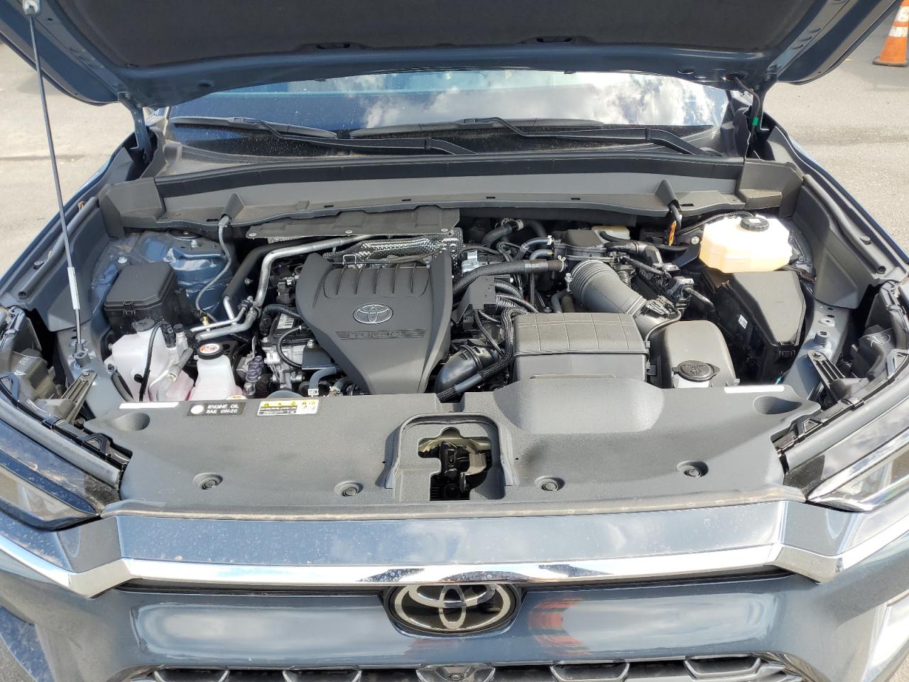 Toyota Grand High Limited Image 14