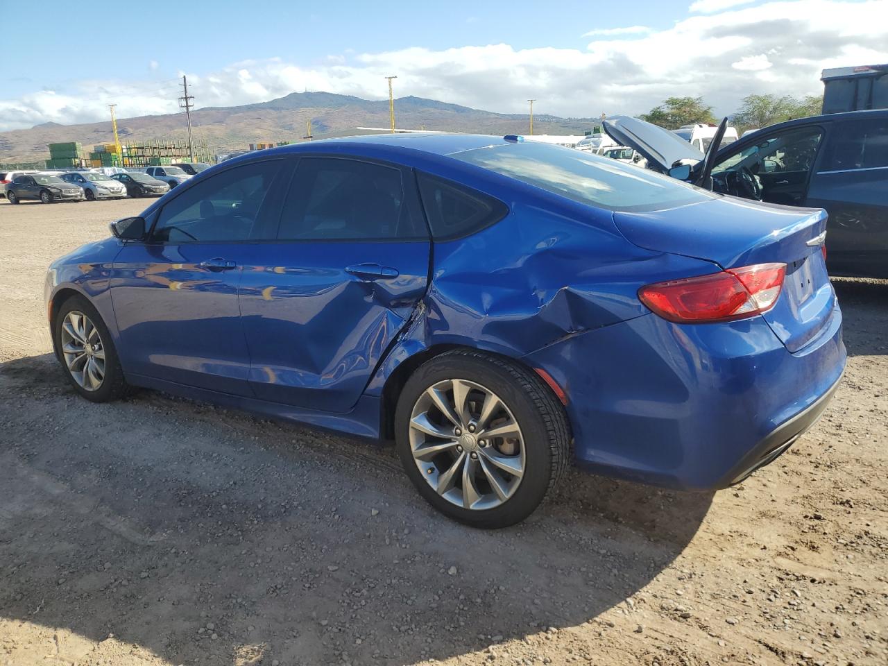 Chrysler 200 S Image 3