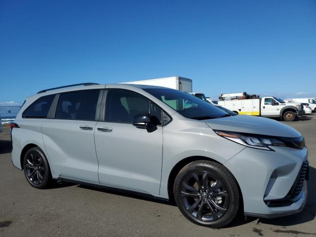 Toyota Sienna Xse Image 2