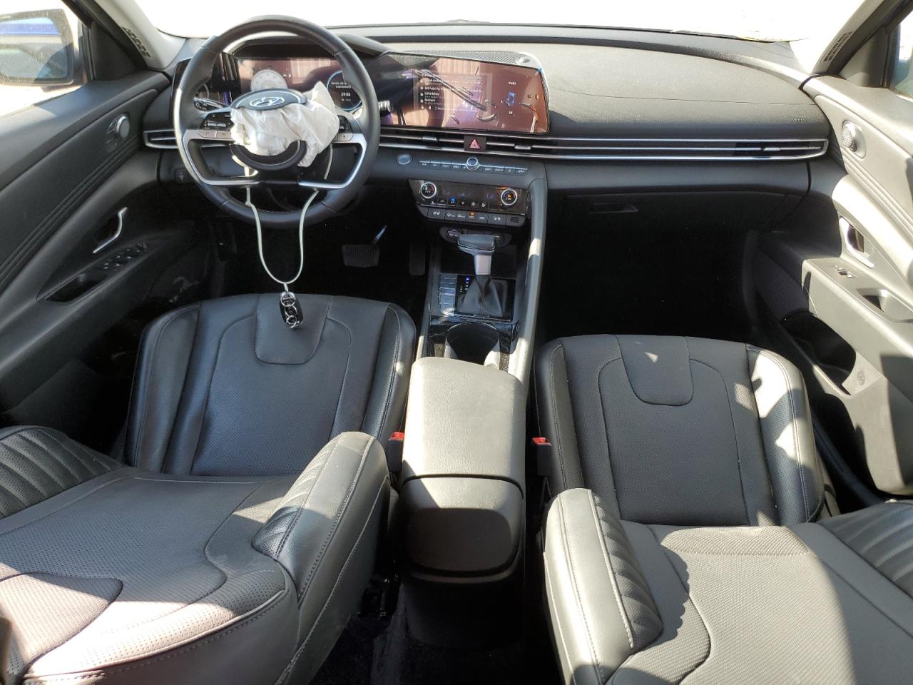 Hyundai ELANTRA Limited Image 10