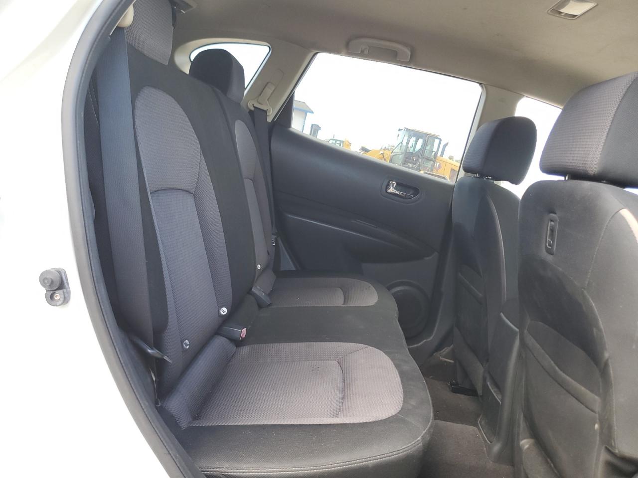 Nissan Rogue S Image 9