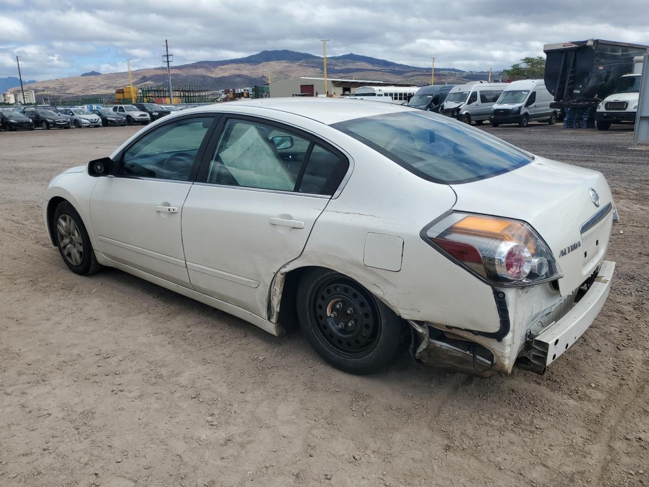 Nissan Altima 2.5 Image 2