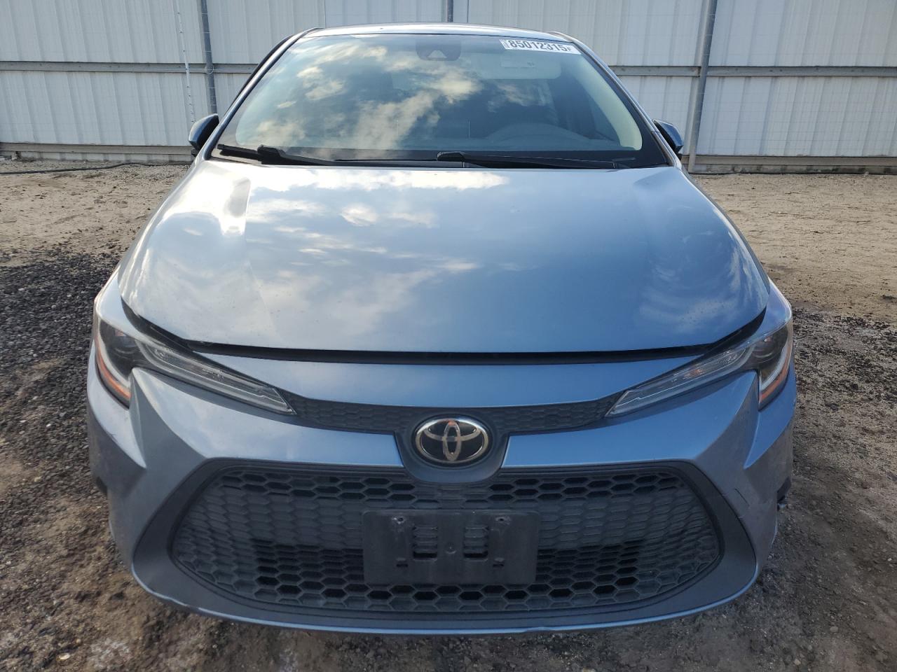 Toyota Corolla Le Image 4