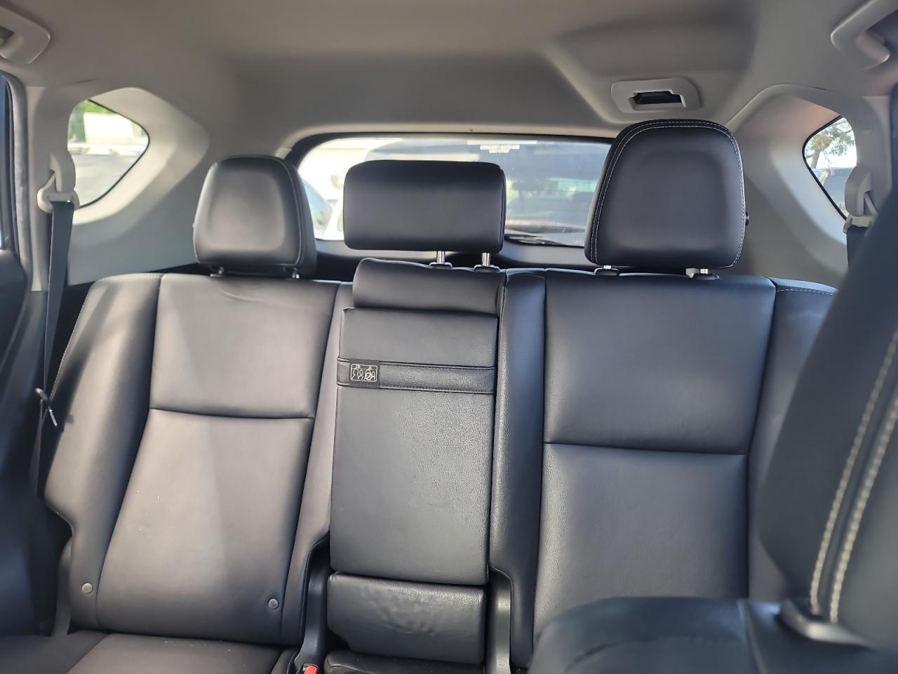 Toyota RAV4 Limited Image 7