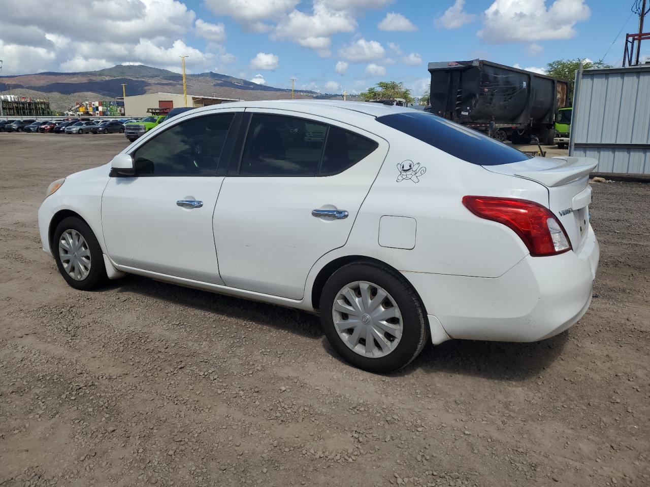Nissan Versa S Image 6
