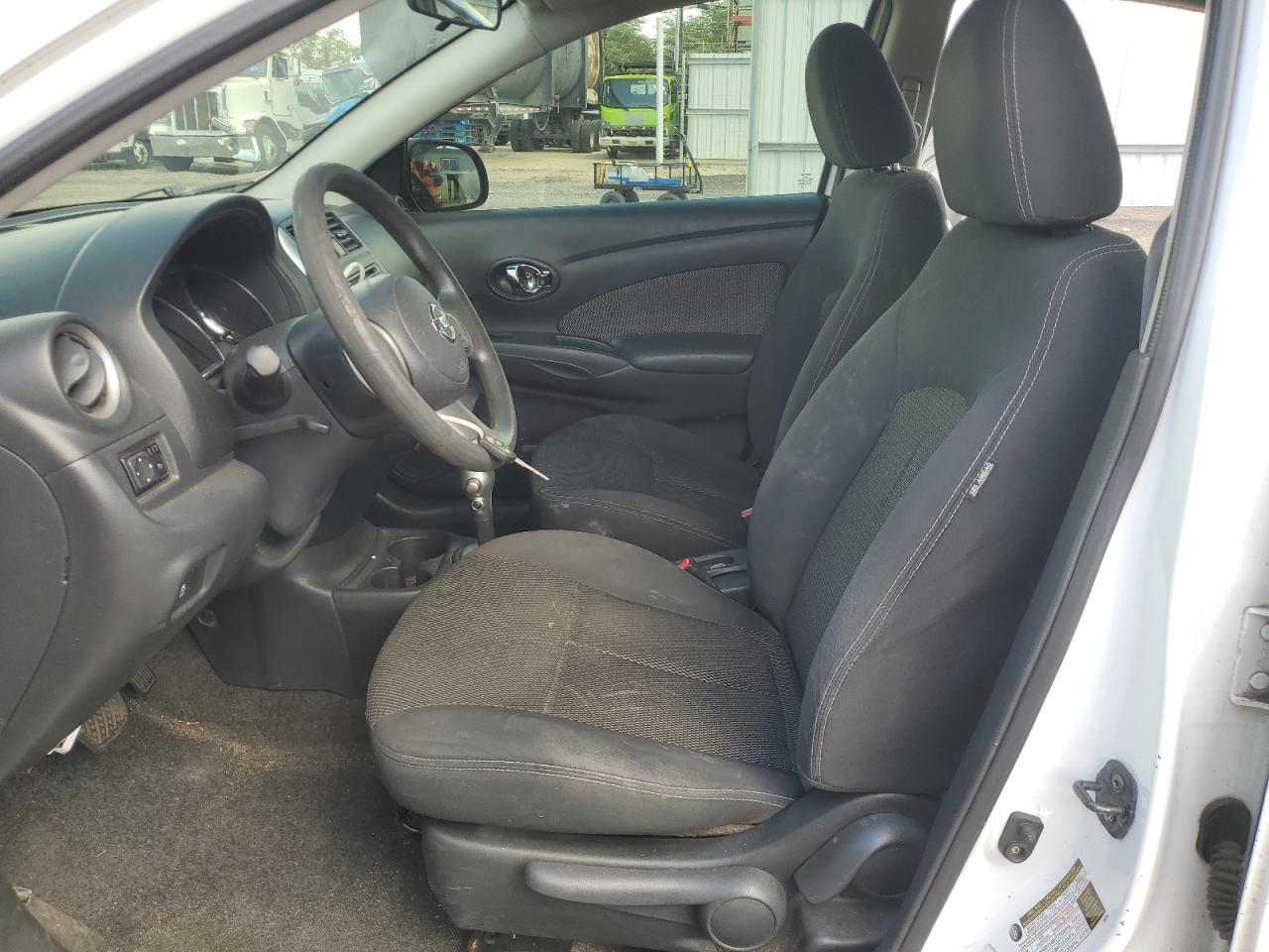 Nissan Versa S Image 3