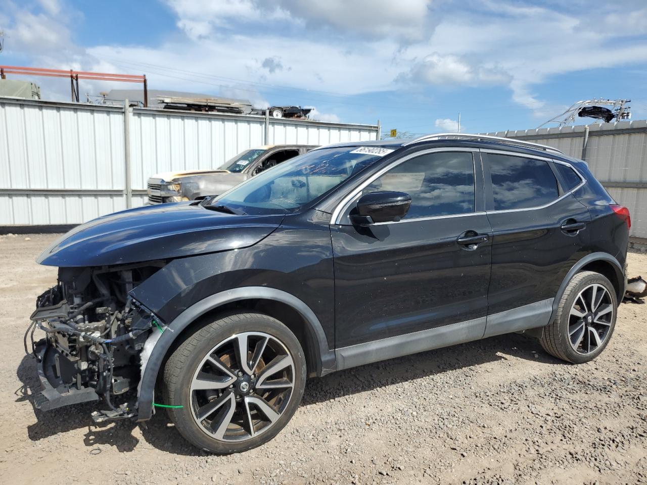 Nissan Rogue S Image 1