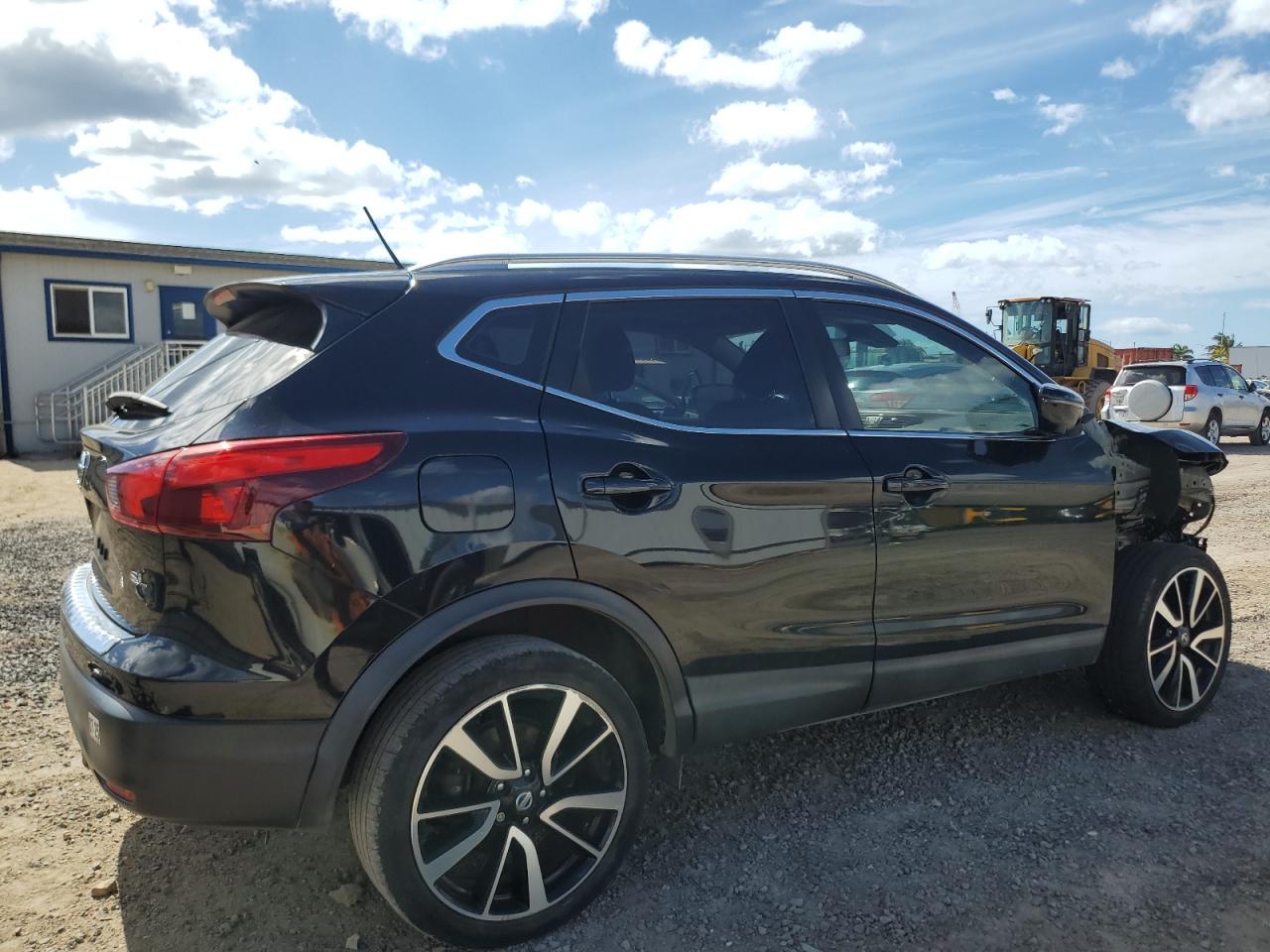 Nissan Rogue S Image 4