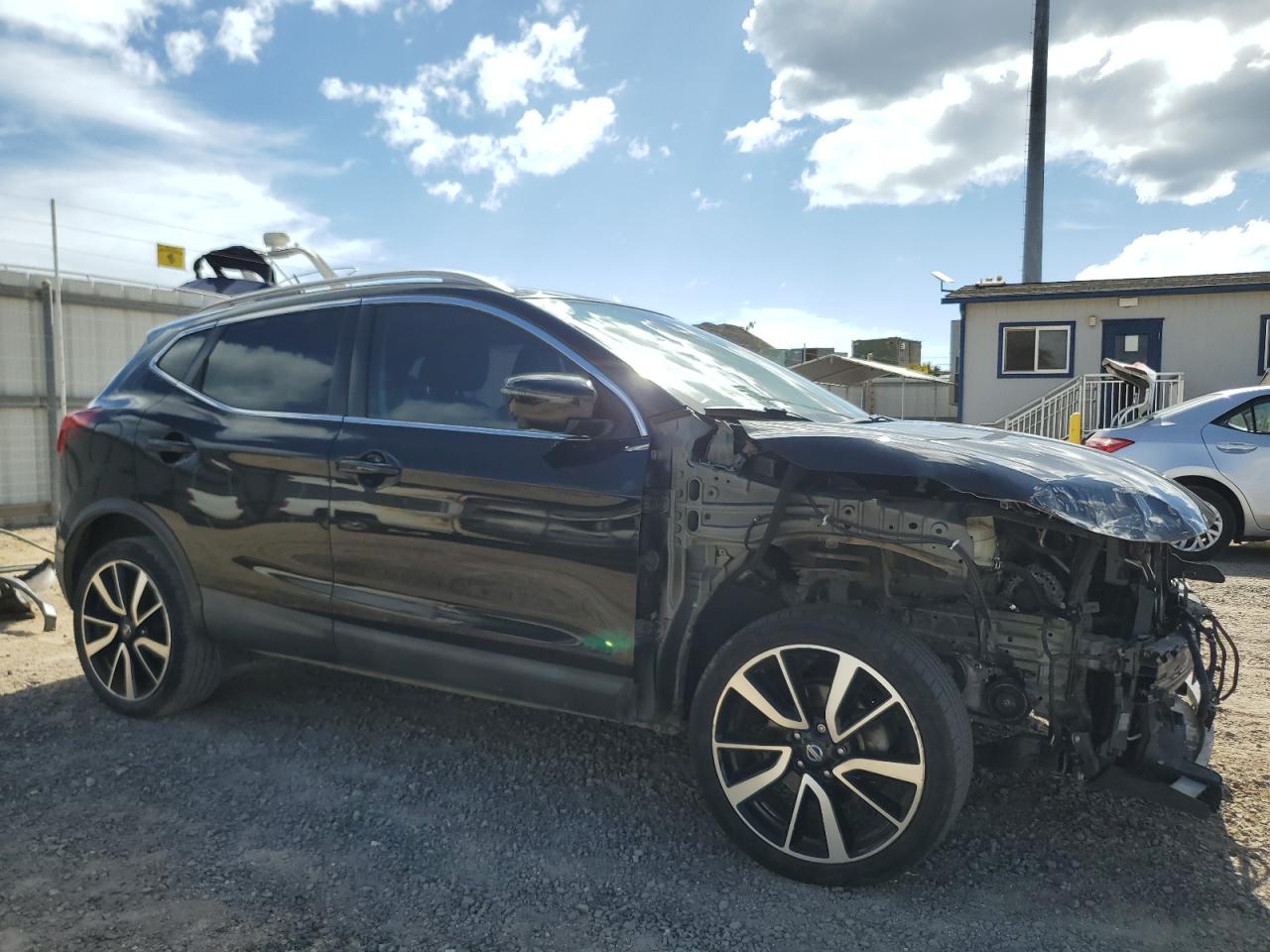 Nissan Rogue S Image 3