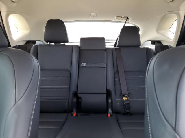 Lexus NX 300 Base Image 12