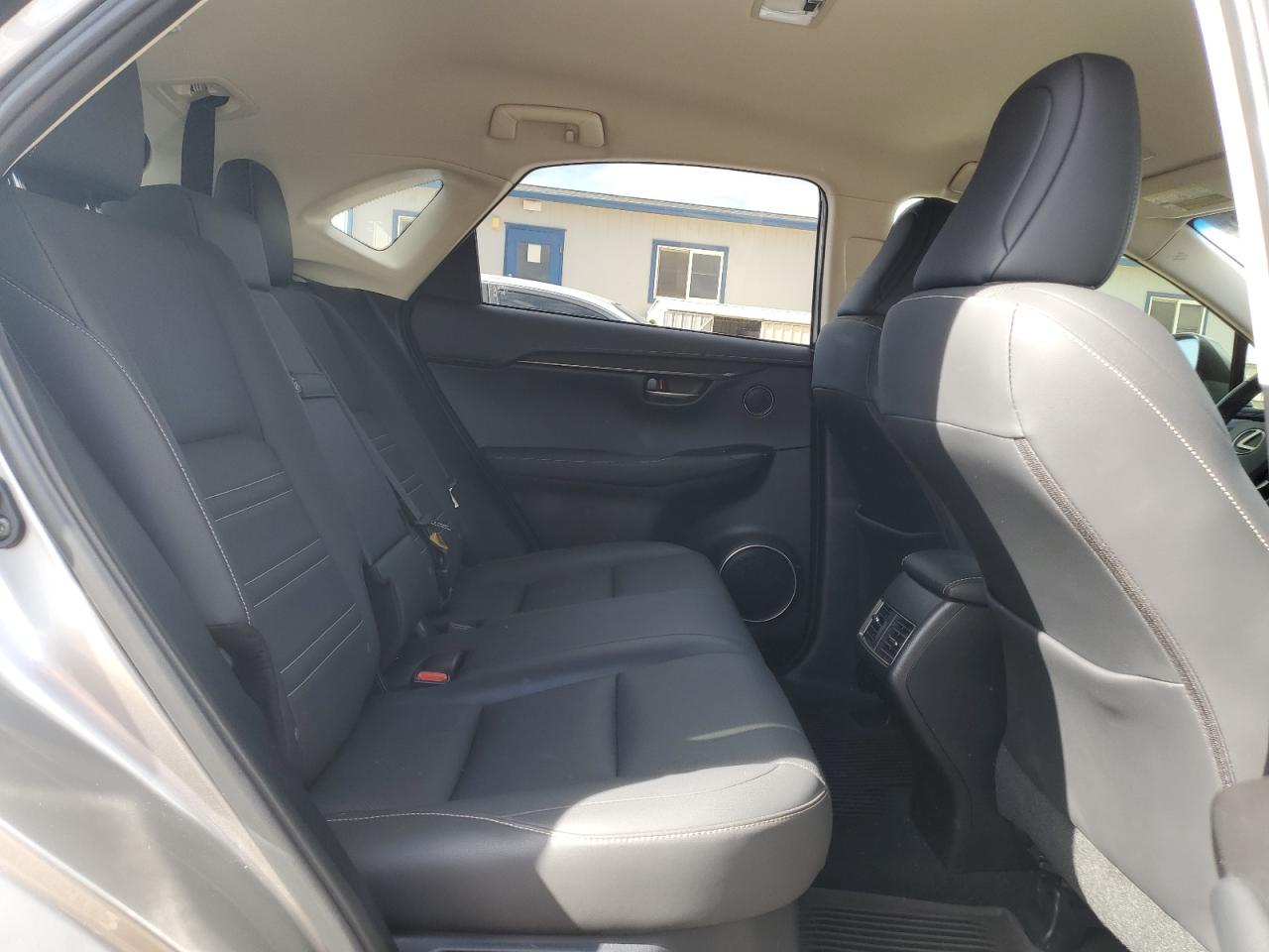 Lexus NX 300 Base Image 13