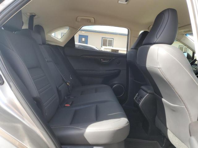 Lexus NX 300 Base Image 13