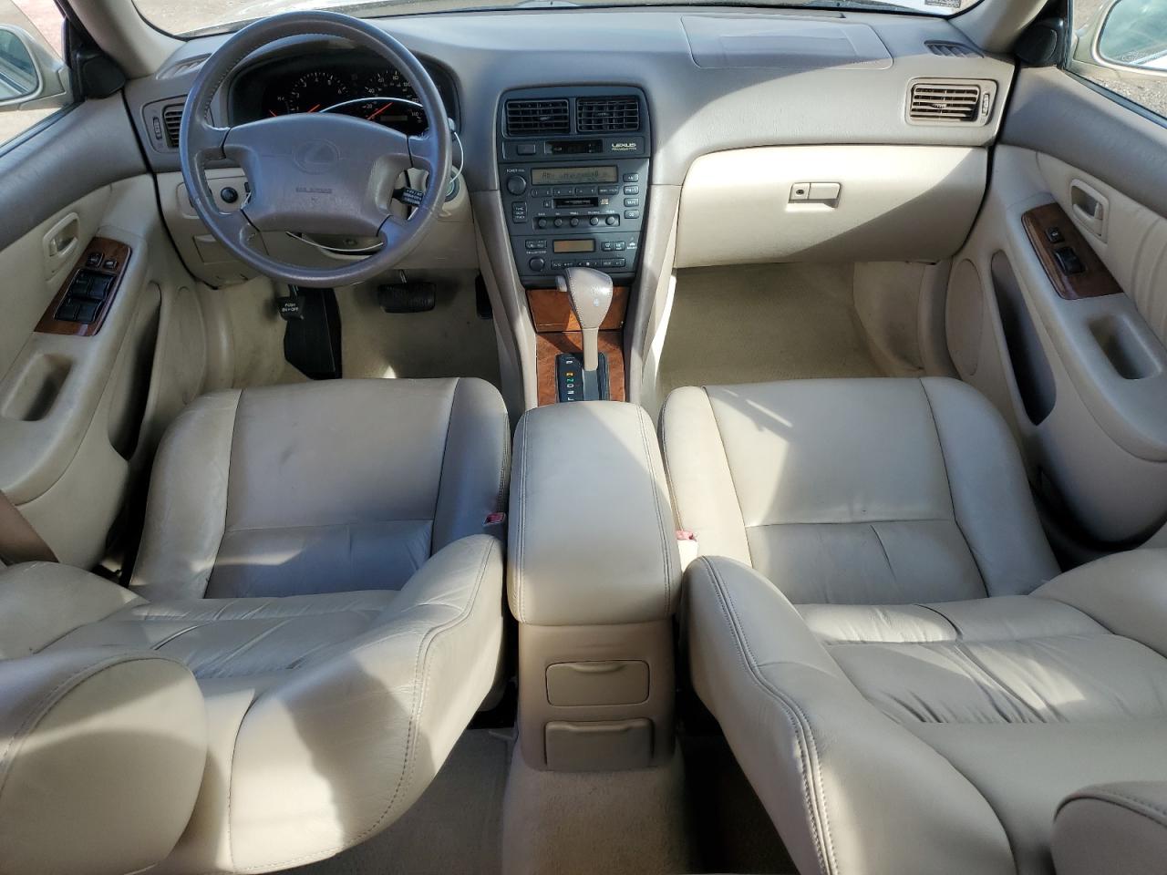 Lexus Es 300 Image 8