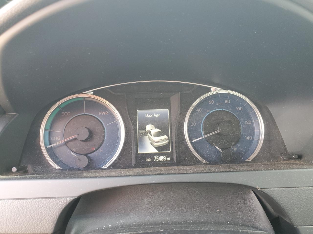 Toyota Camry Hybrid Image 5