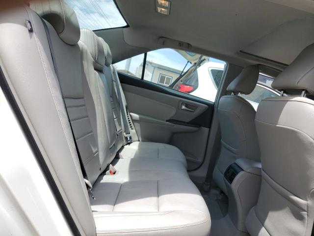 Toyota Camry Hybrid Image 3