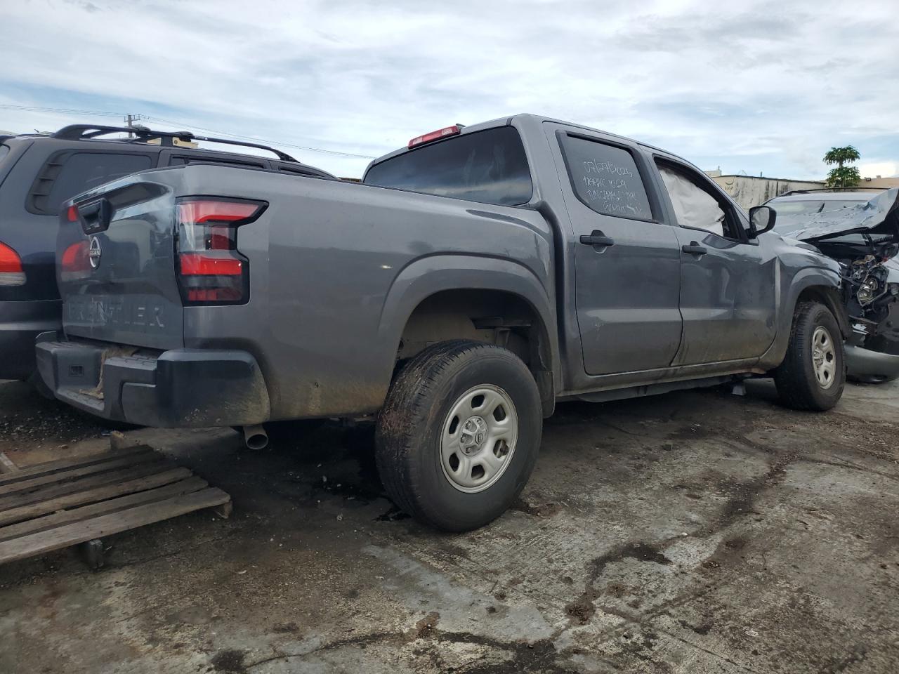 Nissan Frontier S Image 4