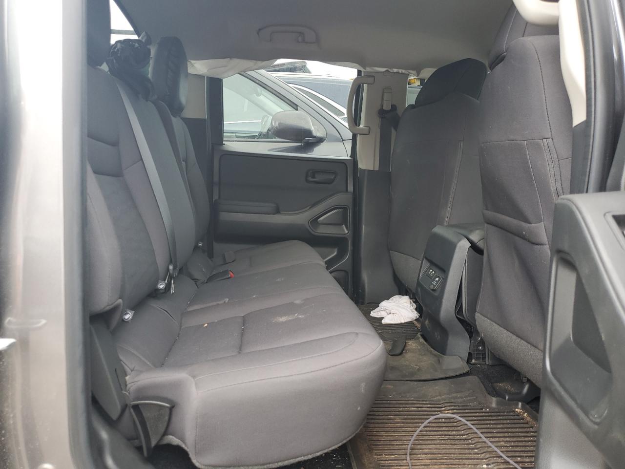 Nissan Frontier S Image 9