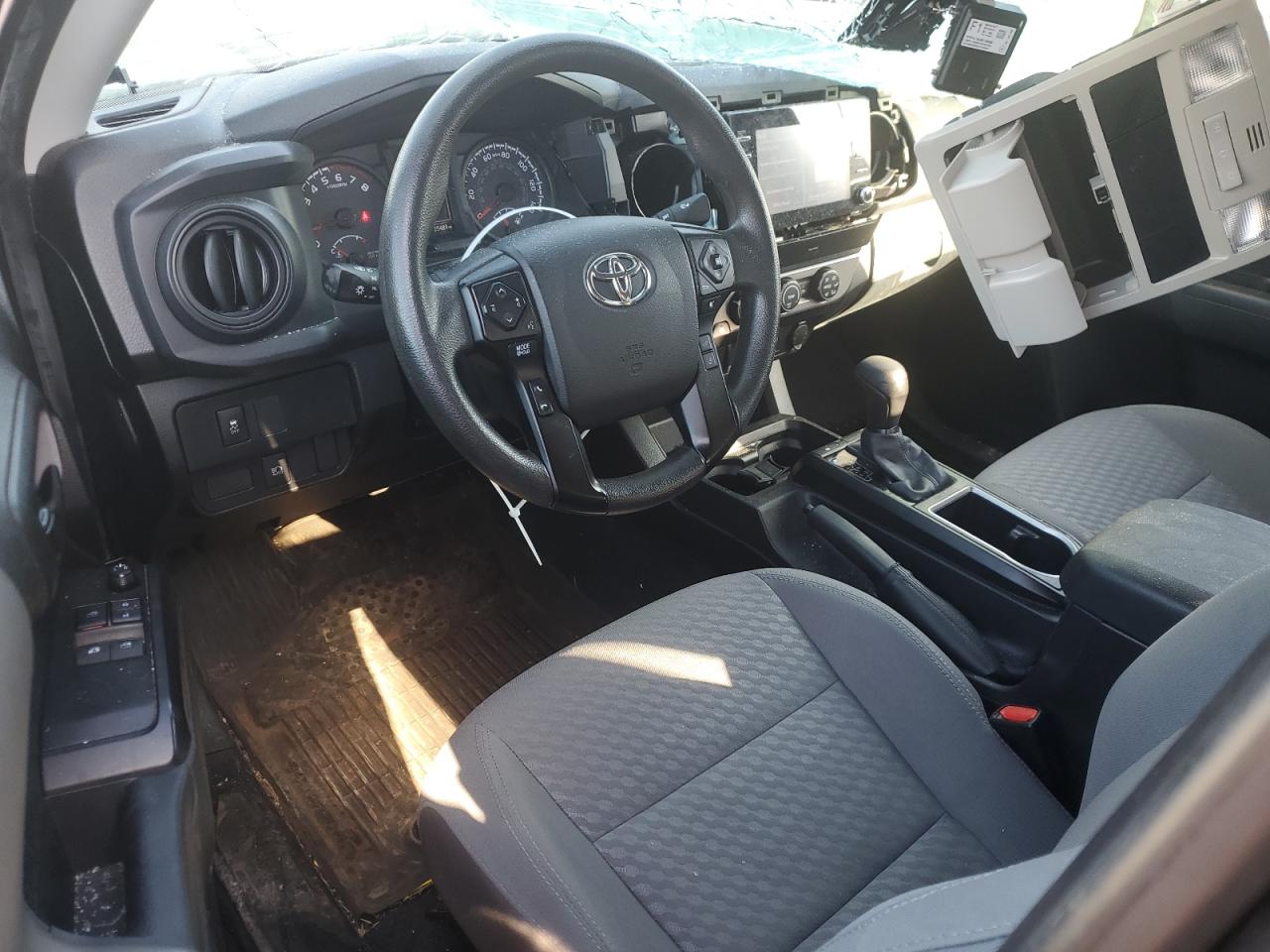 Toyota Tacoma Access Cab Image 10