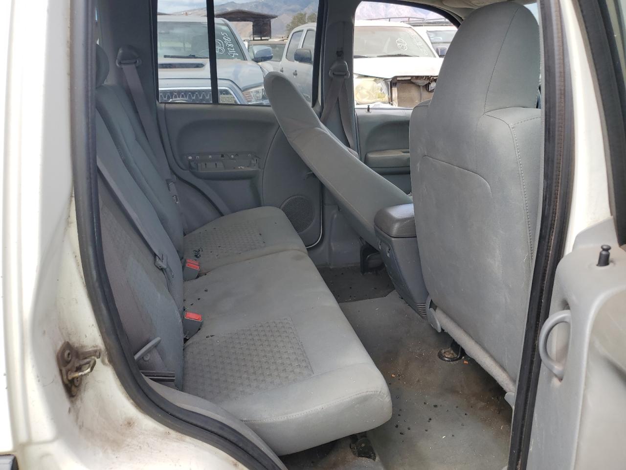 Jeep Liberty Sport Image 4