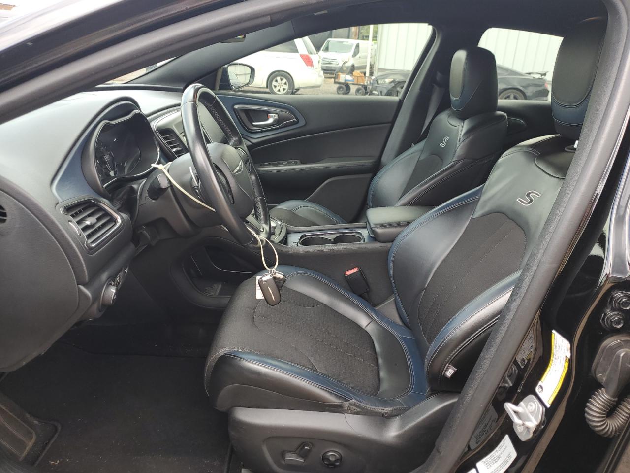 Chrysler 200 S Image 10