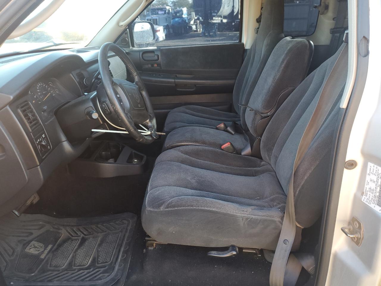 Dodge Dakota Image 3